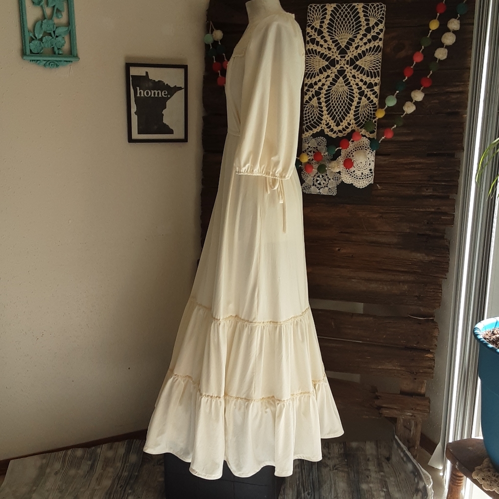 Vintage Wedding Dress - image 4